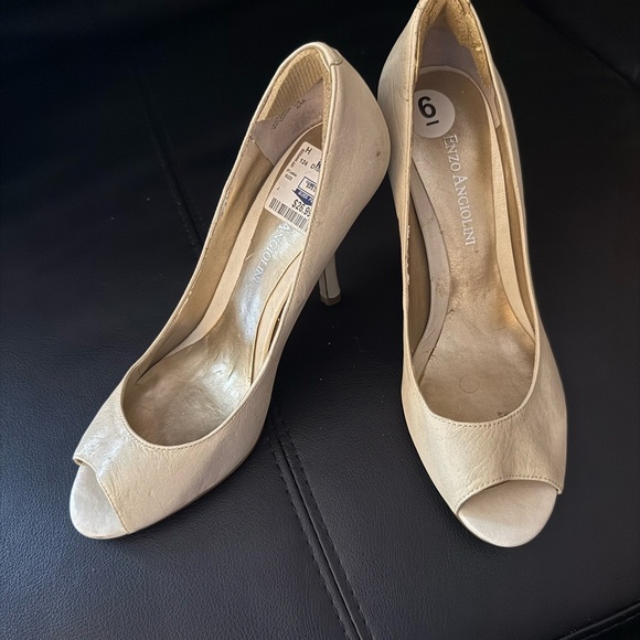 Enzo Angiolini Cream Peep Toe Heels - Picture 1 of 4